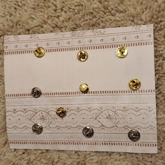 Lapel pin #1 - Picture 2 of 2